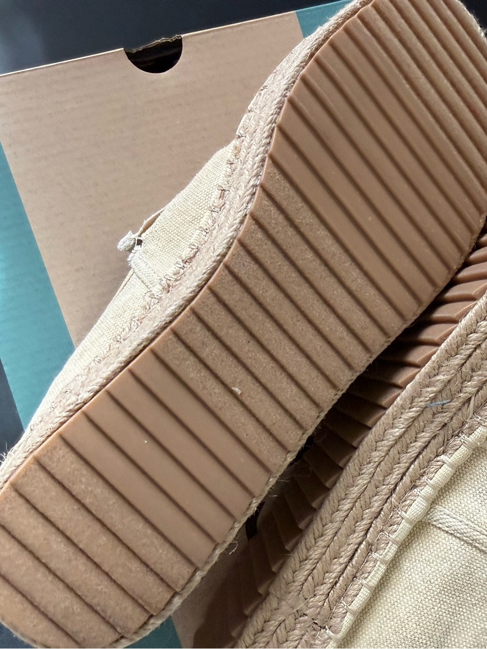 Toms Natural Canvas Slip-On Espadrille Platforms size 7.5 - Picture 3 of 5